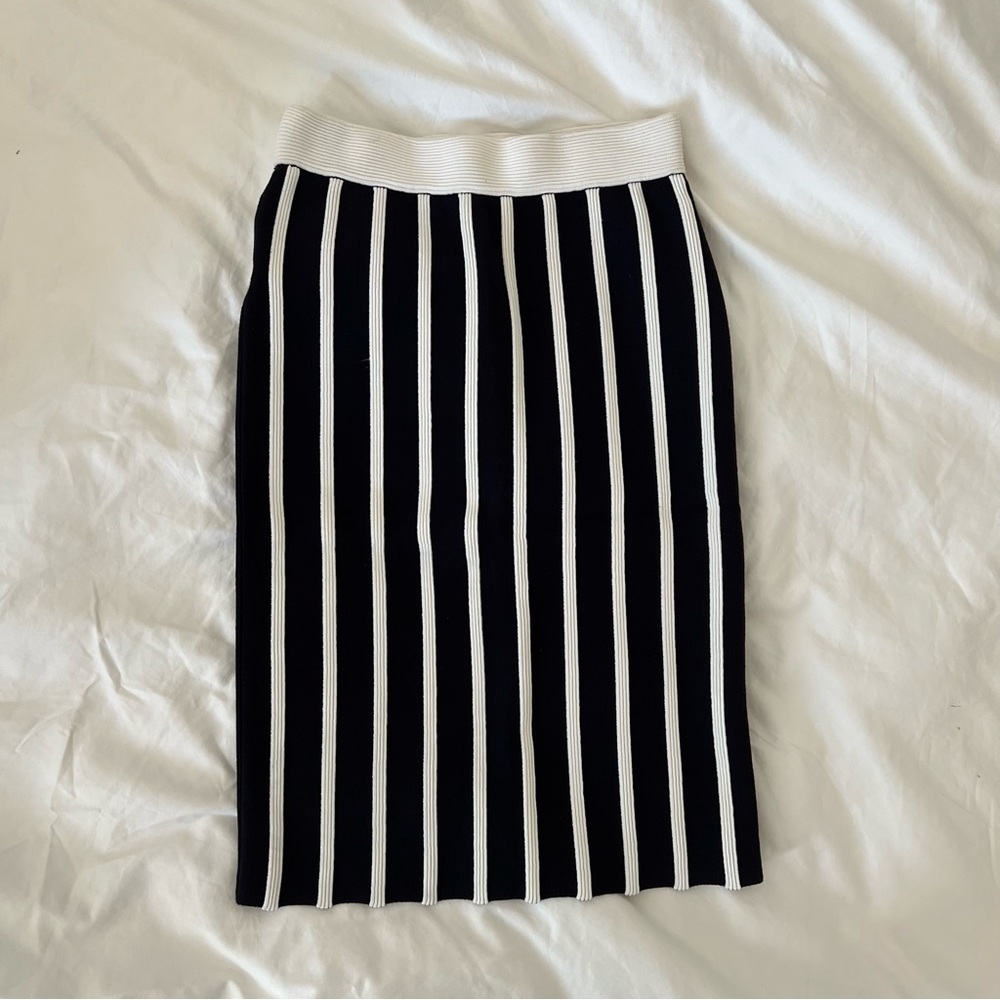 Ann Taylor NWT Size XXSP, White & Navy Knit Pencil Skirt